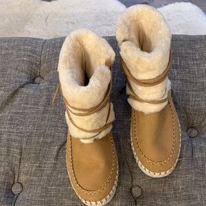 Isle Jacobsen Suede Cozy Tan and Cream Fur-Lined Boots- almost new -Sz US 9